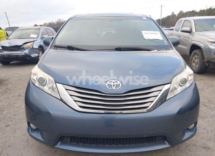 Photo 13 of 2017 Toyota Sienna XLE 8 PASSENGER (VIN 5TDYZ3DC4HS769463)