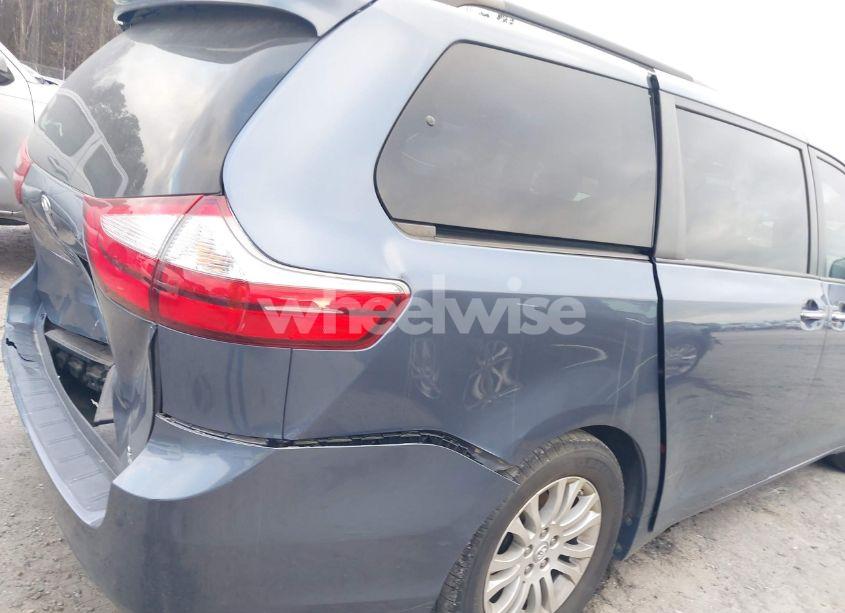 Photo 18 of 2017 Toyota Sienna XLE 8 PASSENGER (VIN 5TDYZ3DC4HS769463)