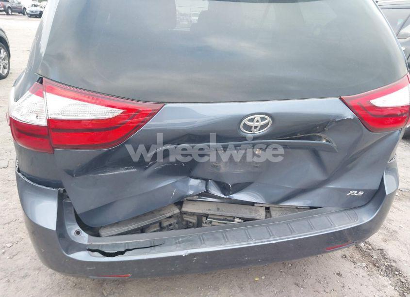 Photo 6 of 2017 Toyota Sienna XLE 8 PASSENGER (VIN 5TDYZ3DC4HS769463)