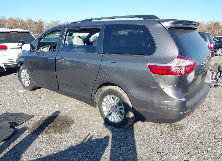 Photo 3 of 2017 Toyota Sienna XLE 8 PASSENGER (VIN 5TDYZ3DC4HS778129)