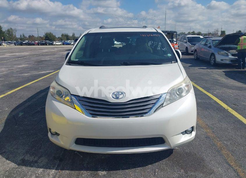 Photo 12 of 2017 Toyota Sienna XLE 8 PASSENGER (VIN 5TDYZ3DC4HS823084)