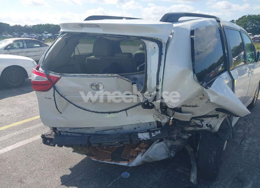 Photo 17 of 2017 Toyota Sienna XLE 8 PASSENGER (VIN 5TDYZ3DC4HS823084)