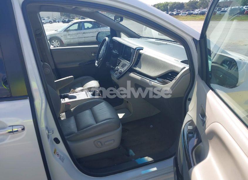 Photo 5 of 2017 Toyota Sienna XLE 8 PASSENGER (VIN 5TDYZ3DC4HS823084)