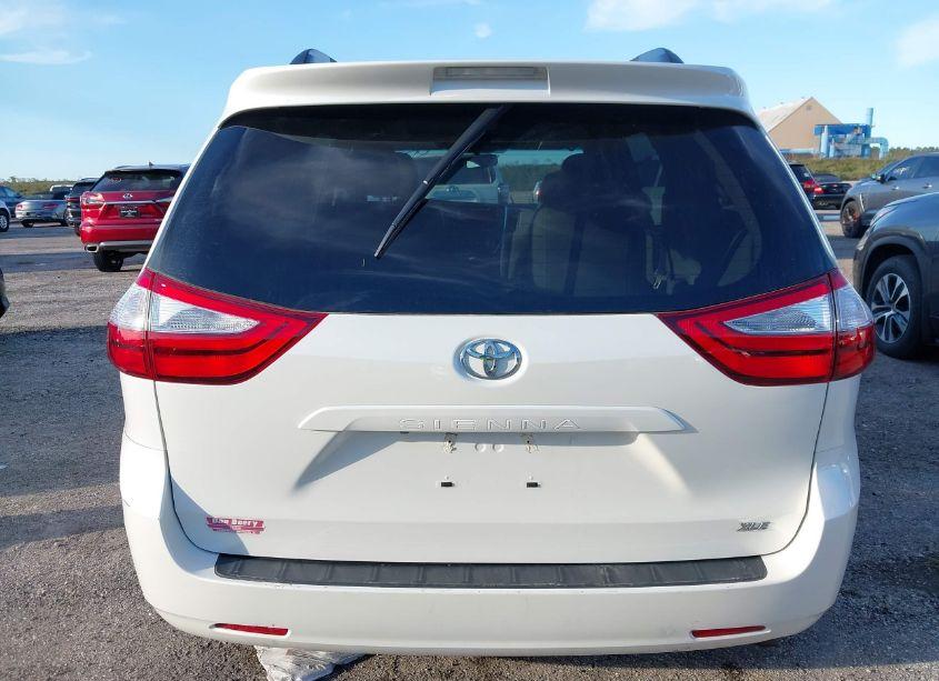 Photo 16 of 2017 Toyota Sienna XLE 8 PASSENGER (VIN 5TDYZ3DC4HS845313)