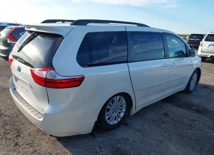 Photo 4 of 2017 Toyota Sienna XLE 8 PASSENGER (VIN 5TDYZ3DC4HS845313)