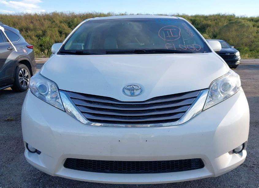 Photo 6 of 2017 Toyota Sienna XLE 8 PASSENGER (VIN 5TDYZ3DC4HS845313)