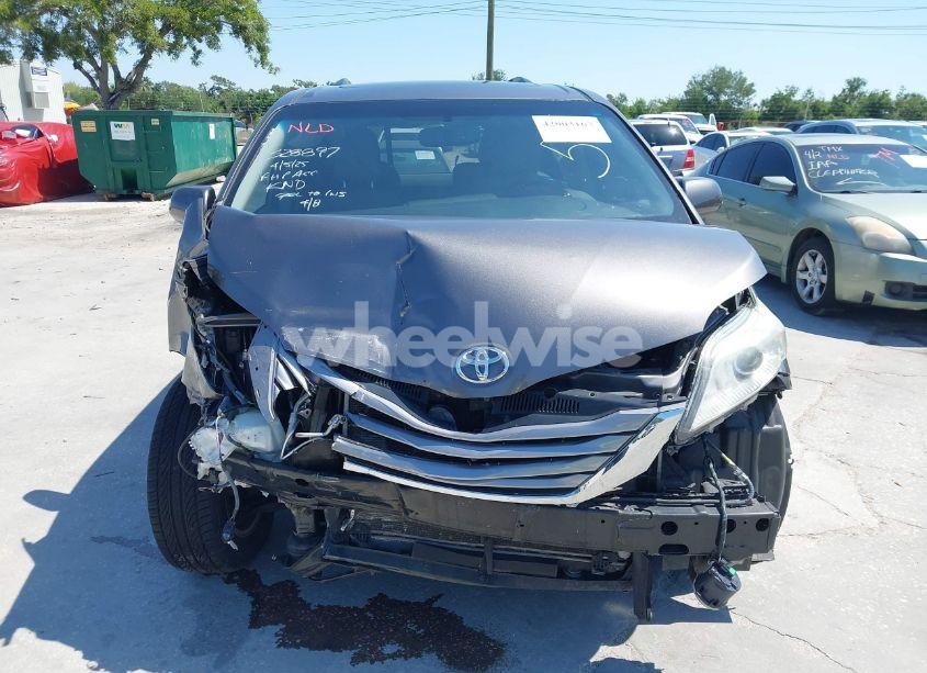 Photo 13 of 2017 Toyota Sienna XLE 8 PASSENGER (VIN 5TDYZ3DC4HS856263)