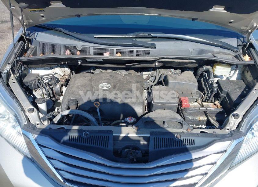 Photo 10 of 2017 Toyota Sienna XLE 8 PASSENGER (VIN 5TDYZ3DC4HS862189)