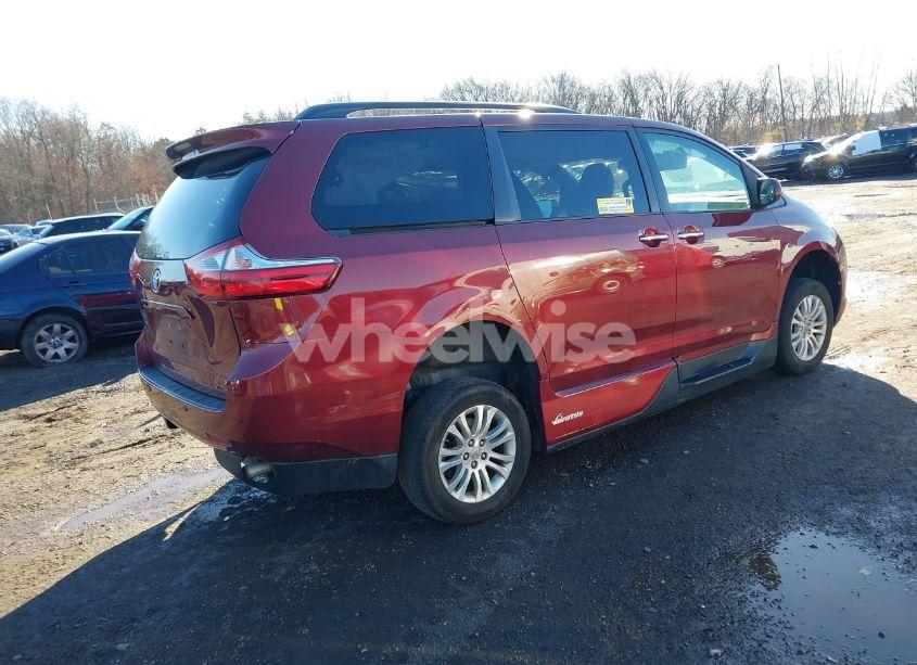 Photo 4 of 2017 Toyota Sienna XLE/LIMITED (VIN 5TDYZ3DC4HS868879)