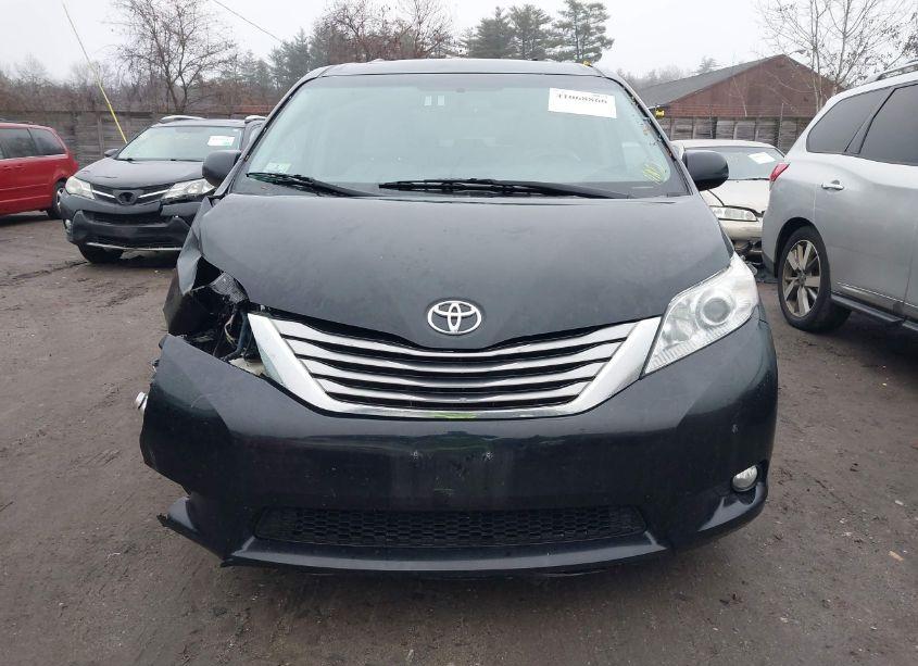 Photo 12 of 2017 Toyota Sienna XLE 8 PASSENGER (VIN 5TDYZ3DC4HS882426)