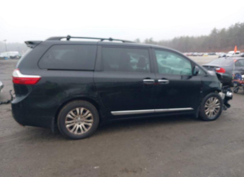 Photo 13 of 2017 Toyota Sienna XLE 8 PASSENGER (VIN 5TDYZ3DC4HS882426)