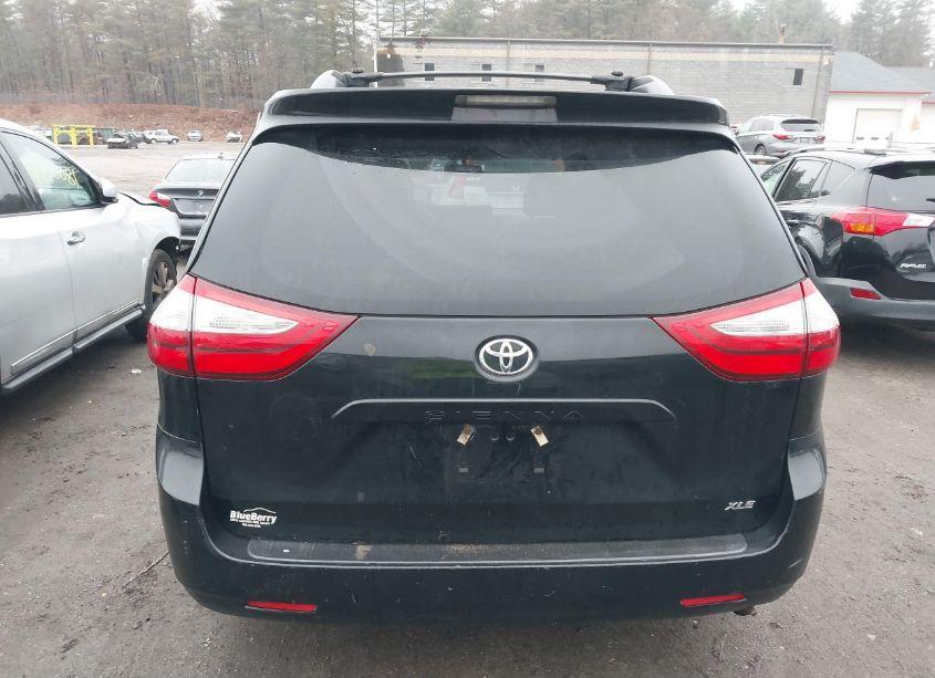 Photo 16 of 2017 Toyota Sienna XLE 8 PASSENGER (VIN 5TDYZ3DC4HS882426)