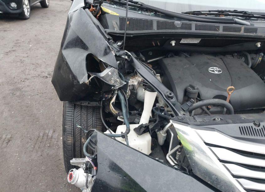 Photo 19 of 2017 Toyota Sienna XLE 8 PASSENGER (VIN 5TDYZ3DC4HS882426)