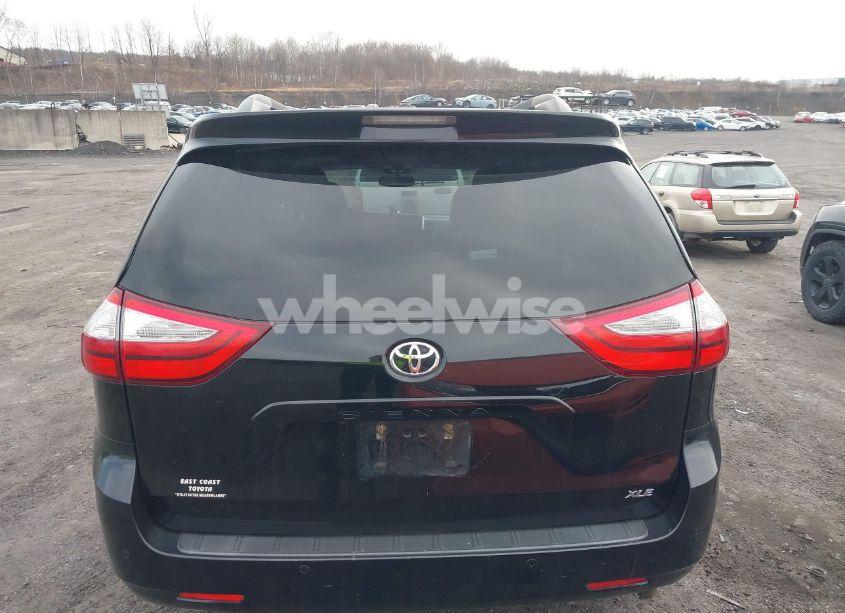 Photo 16 of 2017 Toyota Sienna XLE 8 PASSENGER (VIN 5TDYZ3DC4HS886380)