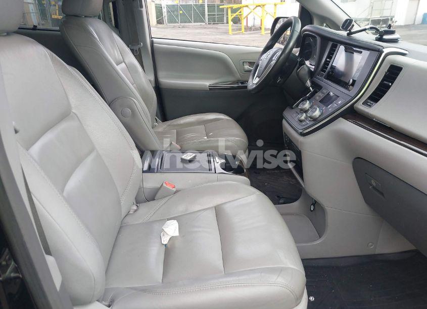 Photo 5 of 2017 Toyota Sienna XLE 8 PASSENGER (VIN 5TDYZ3DC4HS886380)