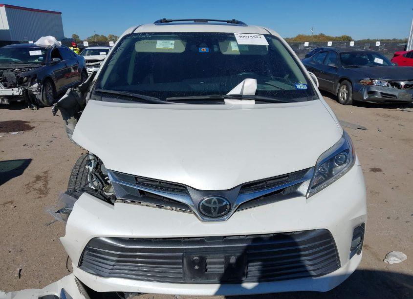 Photo 12 of 2018 Toyota Sienna LIMITED 7 PASSENGER (VIN 5TDYZ3DC4JS937219)