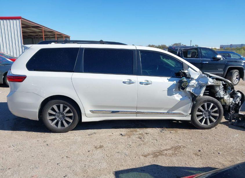 Photo 13 of 2018 Toyota Sienna LIMITED 7 PASSENGER (VIN 5TDYZ3DC4JS937219)