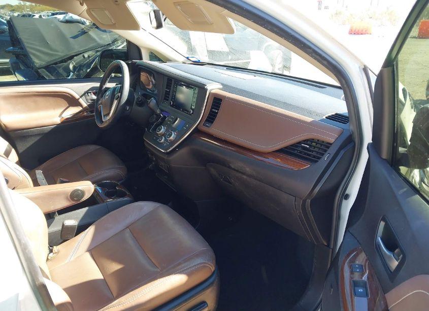 Photo 5 of 2018 Toyota Sienna LIMITED 7 PASSENGER (VIN 5TDYZ3DC4JS937219)