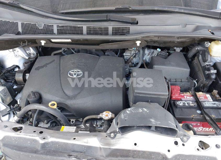 Photo 10 of 2018 Toyota Sienna XLE/XLE PREMIUM/LIMITED/LIMITED PREMIUM (VIN 5TDYZ3DC4JS941562)