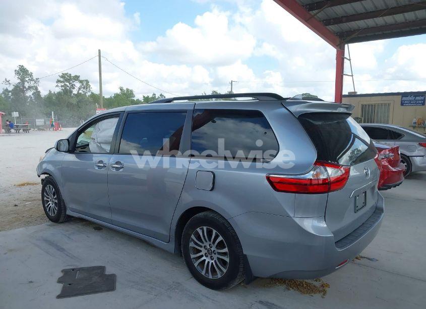 Photo 14 of 2018 Toyota Sienna XLE/XLE PREMIUM/LIMITED/LIMITED PREMIUM (VIN 5TDYZ3DC4JS941562)