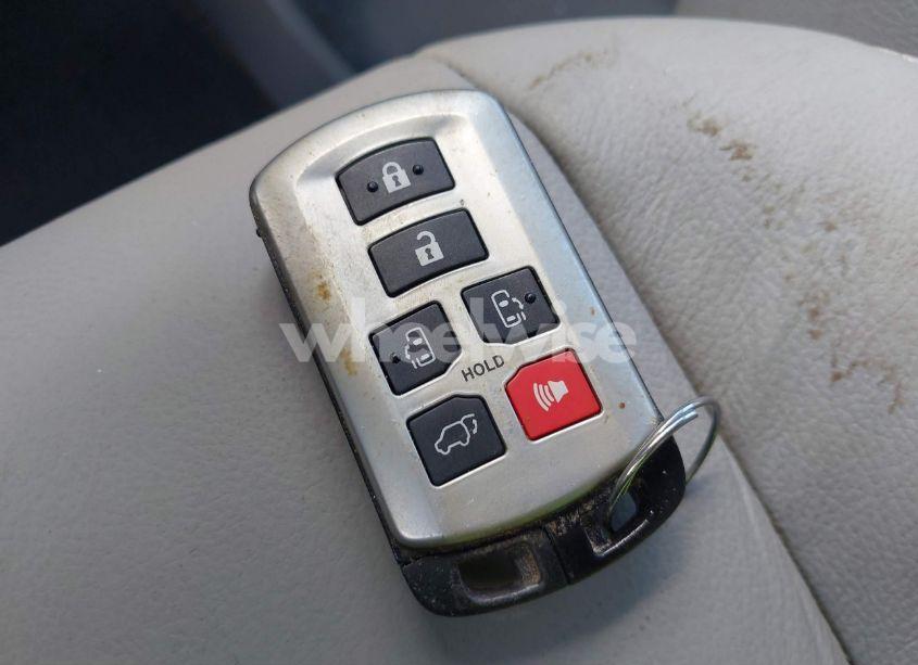 Photo 11 of 2019 Toyota Sienna XLE 8 PASSENGER (VIN 5TDYZ3DC4KS969752)