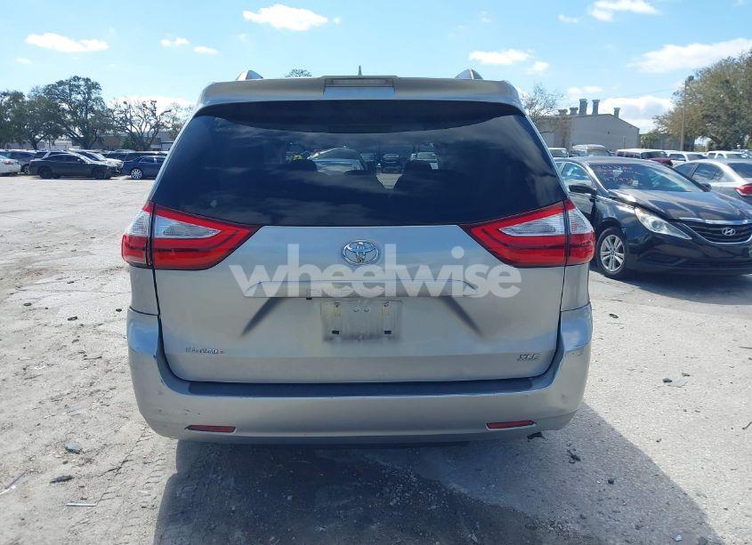 Photo 16 of 2019 Toyota Sienna XLE 8 PASSENGER (VIN 5TDYZ3DC4KS969752)