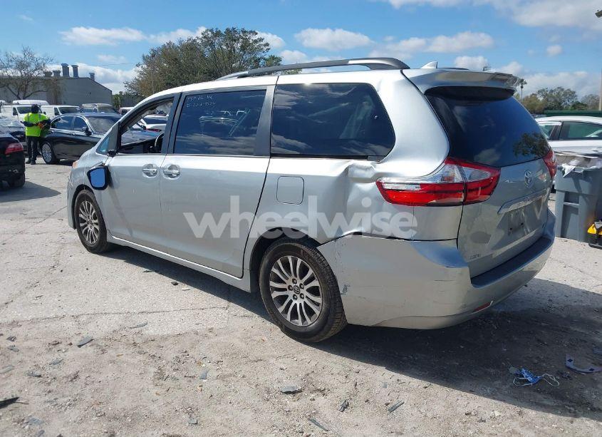 Photo 3 of 2019 Toyota Sienna XLE 8 PASSENGER (VIN 5TDYZ3DC4KS969752)