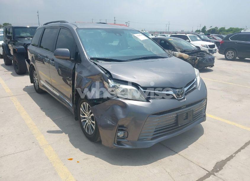 2019 Toyota Sienna XLE 8 PASSENGER (VIN 5TDYZ3DC4KS970576) main photo