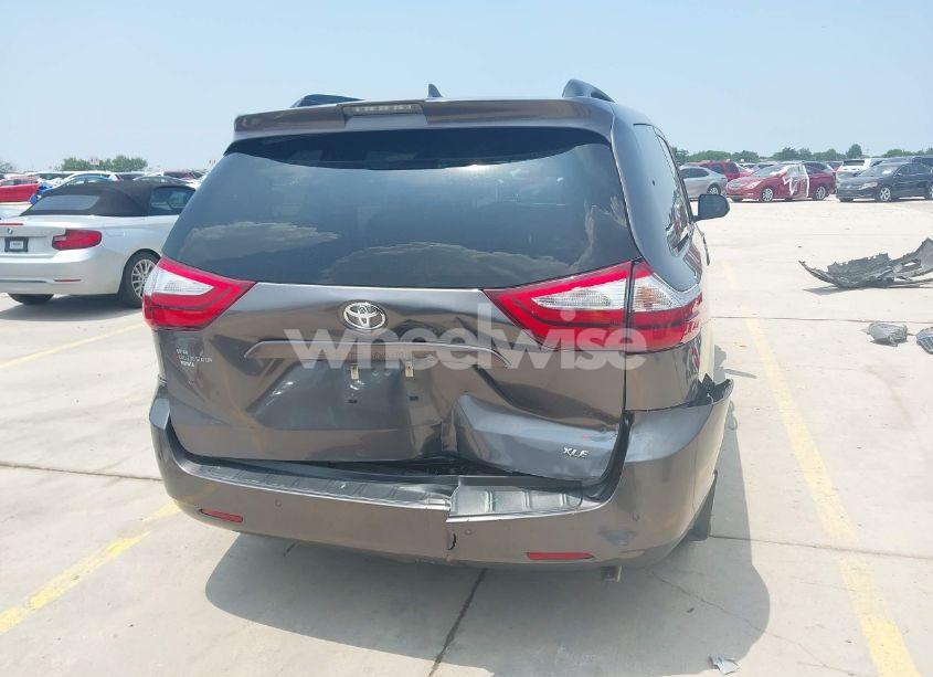 Photo 16 of 2019 Toyota Sienna XLE 8 PASSENGER (VIN 5TDYZ3DC4KS970576)