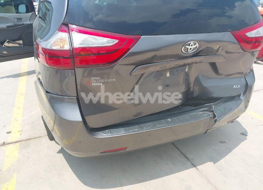 Photo 17 of 2019 Toyota Sienna XLE 8 PASSENGER (VIN 5TDYZ3DC4KS970576)