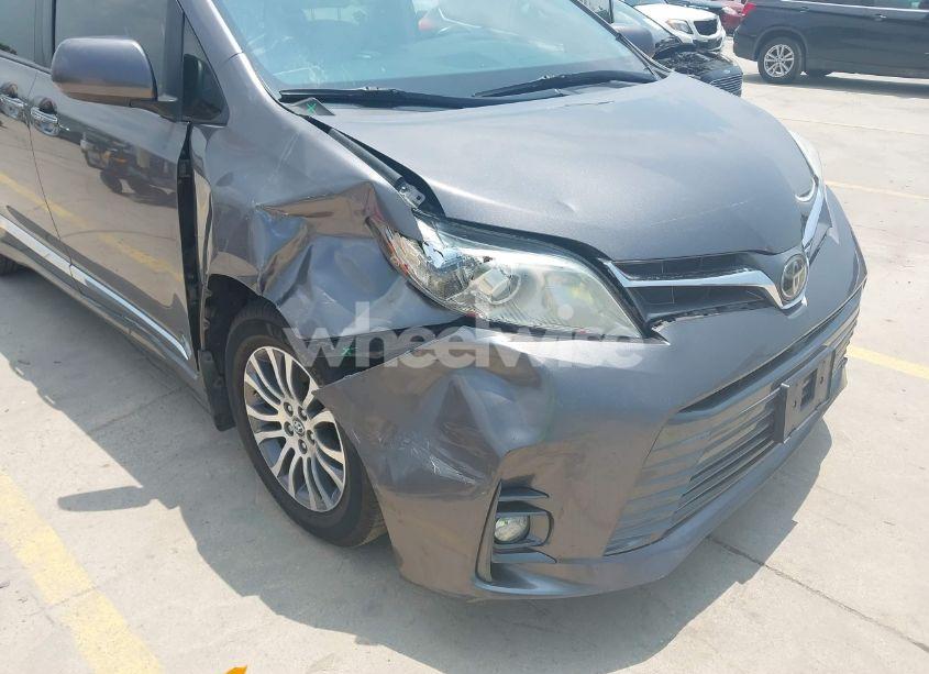 Photo 6 of 2019 Toyota Sienna XLE 8 PASSENGER (VIN 5TDYZ3DC4KS970576)