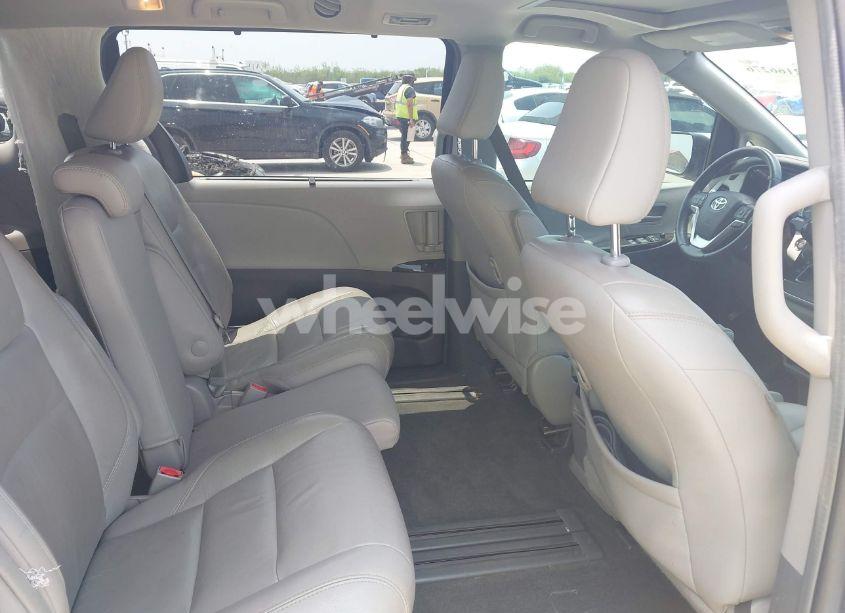 Photo 8 of 2019 Toyota Sienna XLE 8 PASSENGER (VIN 5TDYZ3DC4KS970576)