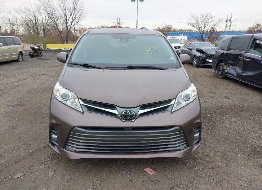 Photo 12 of 2019 Toyota Sienna XLE 8 PASSENGER (VIN 5TDYZ3DC4KS987264)