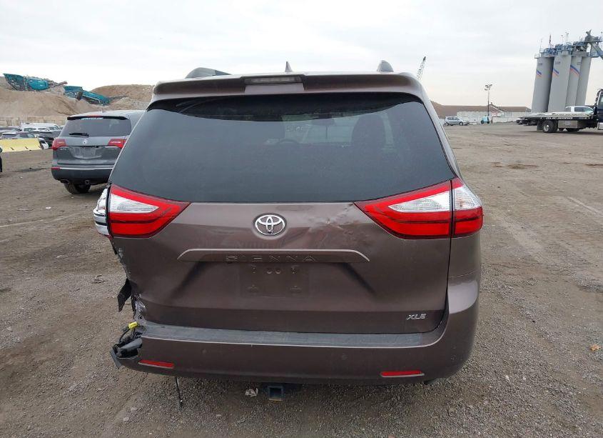 Photo 16 of 2019 Toyota Sienna XLE 8 PASSENGER (VIN 5TDYZ3DC4KS987264)