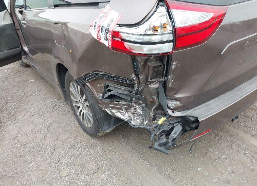 Photo 18 of 2019 Toyota Sienna XLE 8 PASSENGER (VIN 5TDYZ3DC4KS987264)