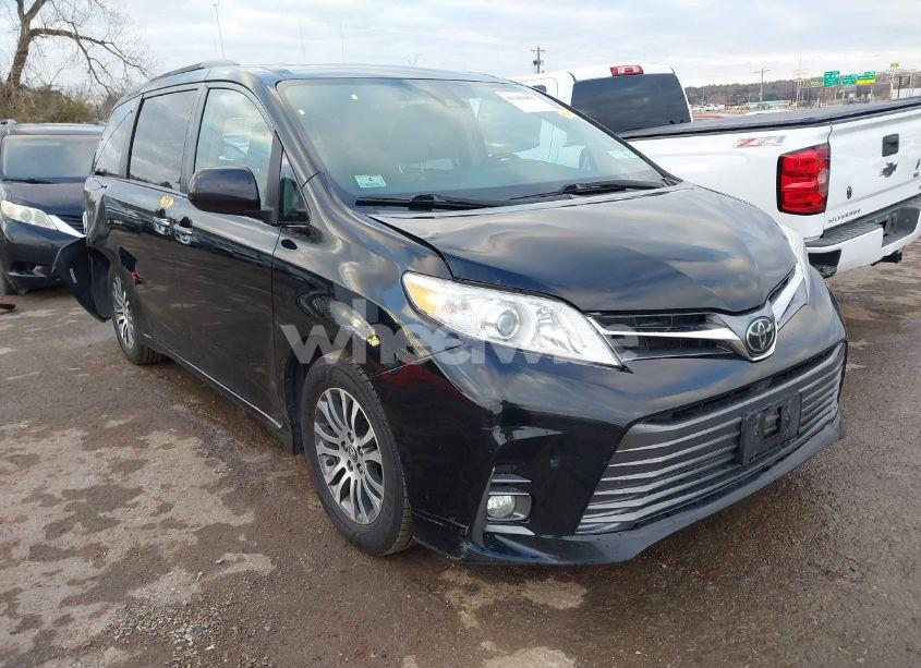 2019 Toyota Sienna XLE 8 PASSENGER (VIN 5TDYZ3DC4KS994036) main photo
