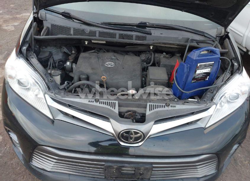 Photo 10 of 2019 Toyota Sienna XLE 8 PASSENGER (VIN 5TDYZ3DC4KS994036)