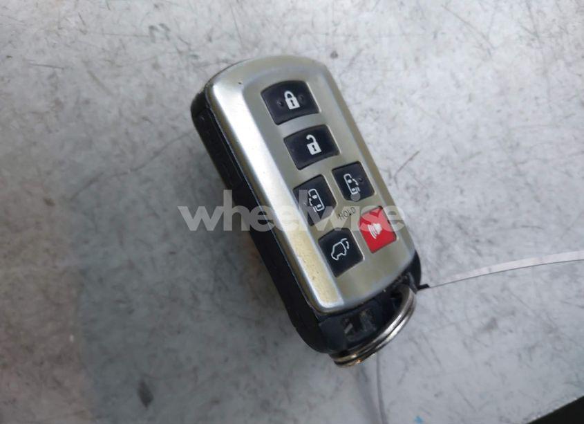 Photo 11 of 2019 Toyota Sienna XLE 8 PASSENGER (VIN 5TDYZ3DC4KS994036)