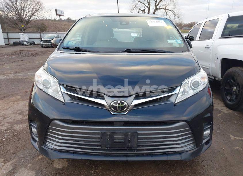 Photo 13 of 2019 Toyota Sienna XLE 8 PASSENGER (VIN 5TDYZ3DC4KS994036)