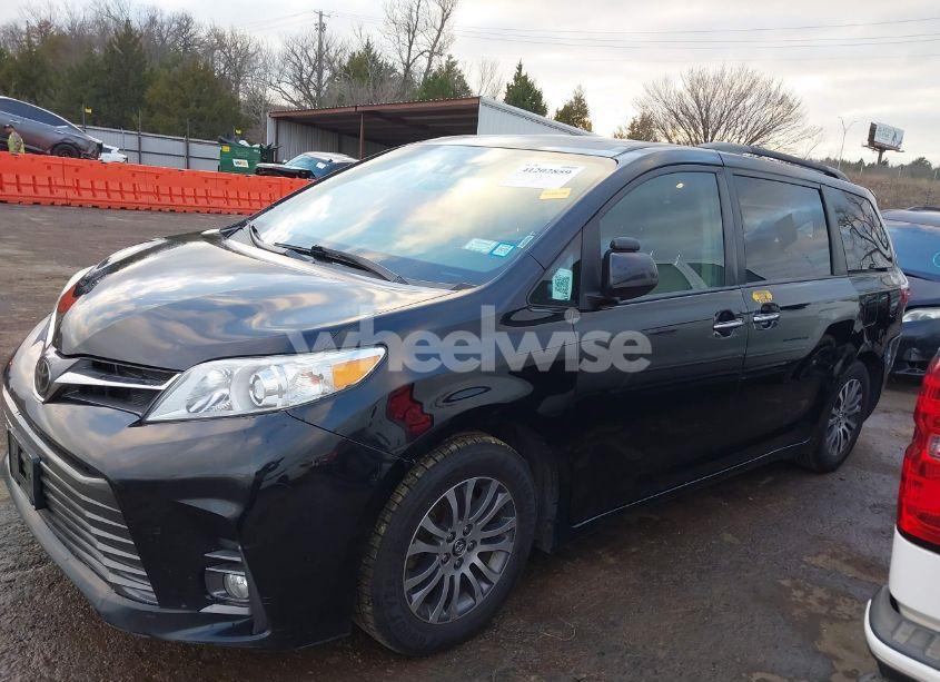 Photo 15 of 2019 Toyota Sienna XLE 8 PASSENGER (VIN 5TDYZ3DC4KS994036)