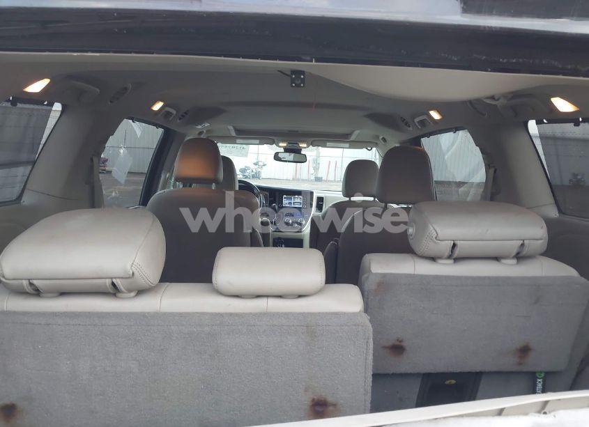 Photo 8 of 2019 Toyota Sienna XLE 8 PASSENGER (VIN 5TDYZ3DC4KS994036)