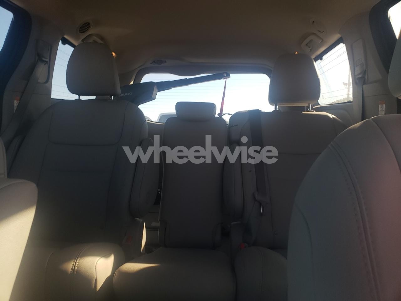 Photo 10 of 2020 TOYOTA SIENNA XLE (VIN 5TDYZ3DC4LS022275)