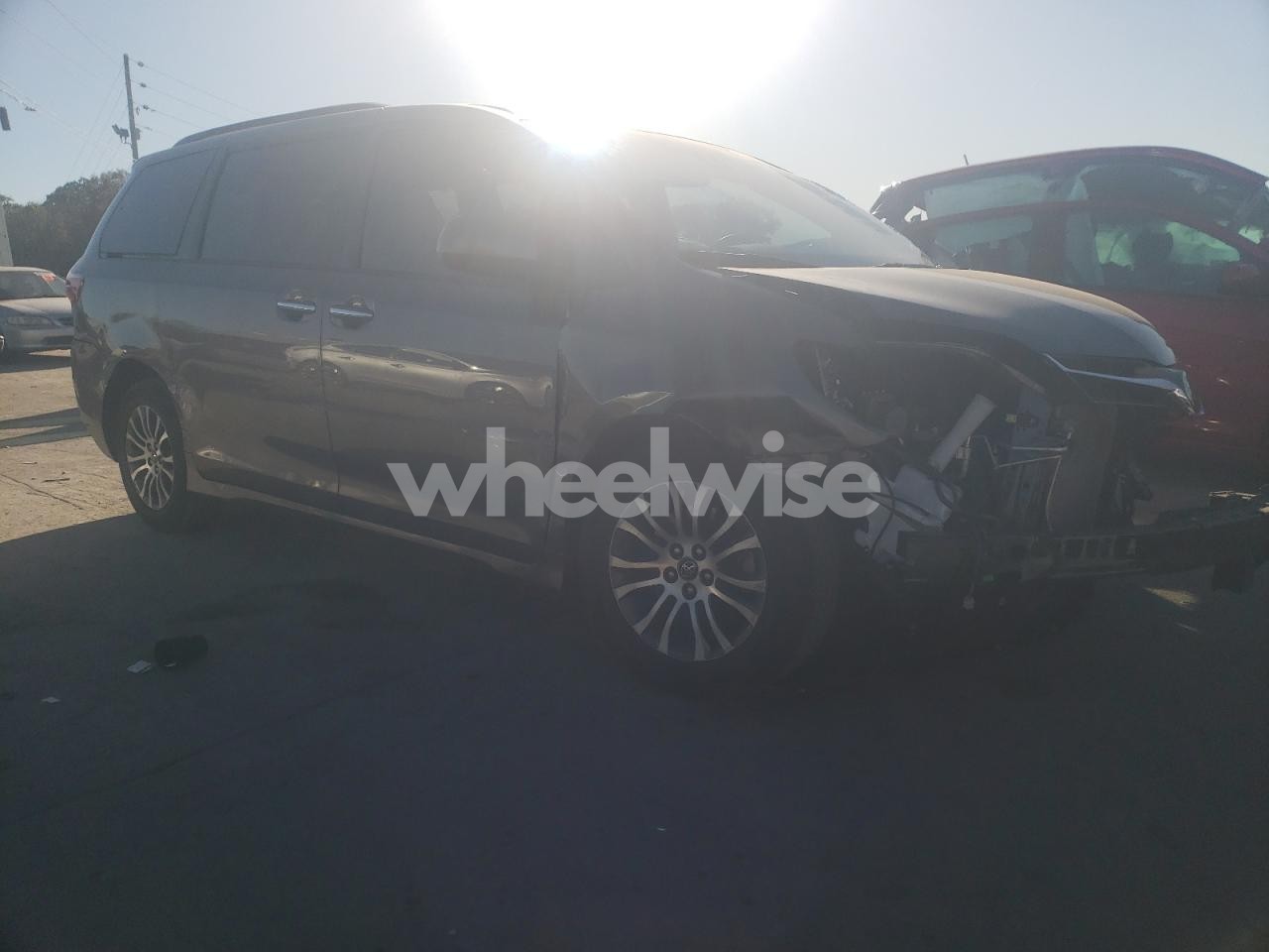 Photo 4 of 2020 TOYOTA SIENNA XLE (VIN 5TDYZ3DC4LS022275)