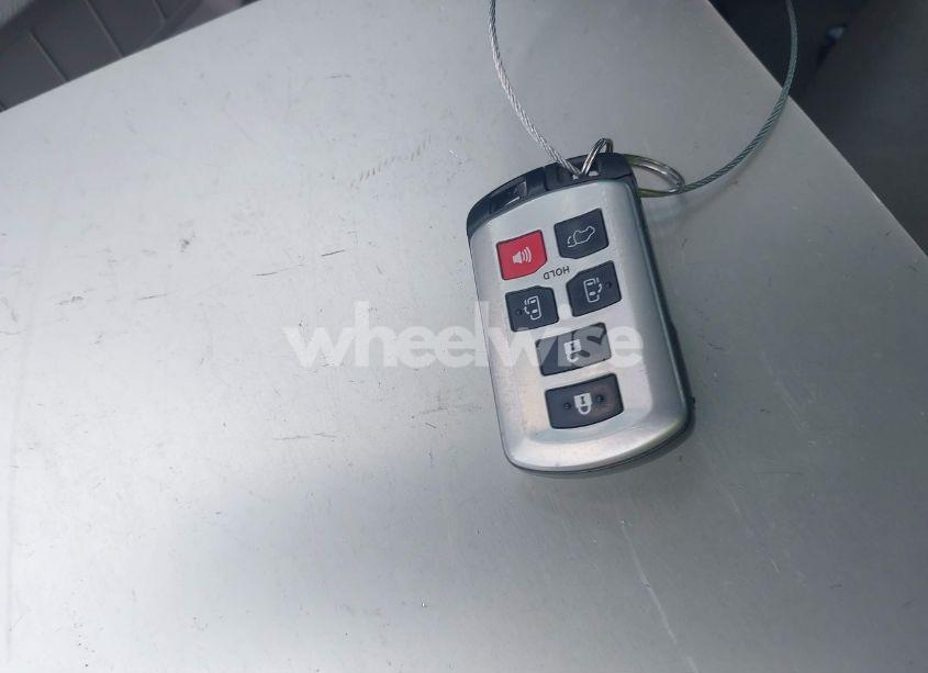 Photo 11 of 2020 Toyota Sienna XLE (VIN 5TDYZ3DC4LS082279)