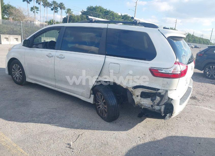 Photo 3 of 2020 Toyota Sienna XLE (VIN 5TDYZ3DC4LS082279)