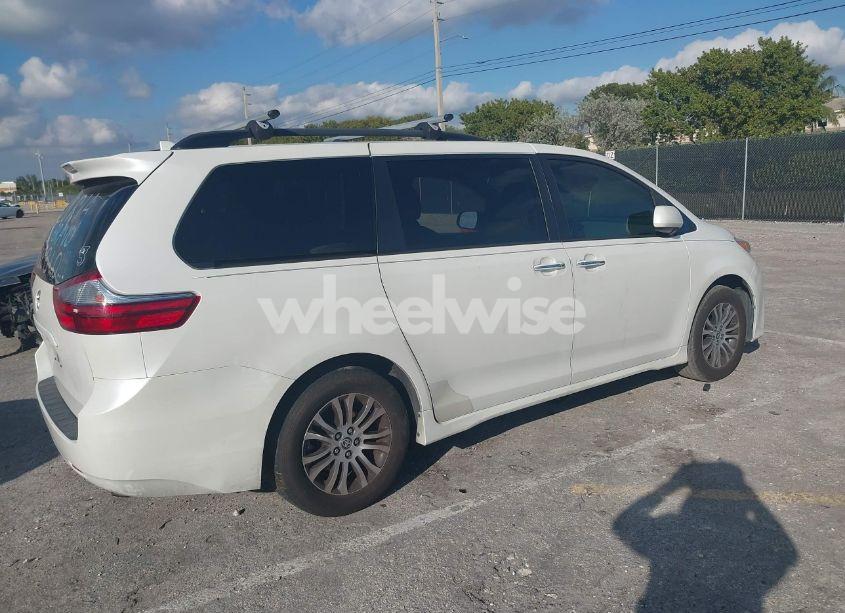 Photo 4 of 2020 Toyota Sienna XLE (VIN 5TDYZ3DC4LS082279)