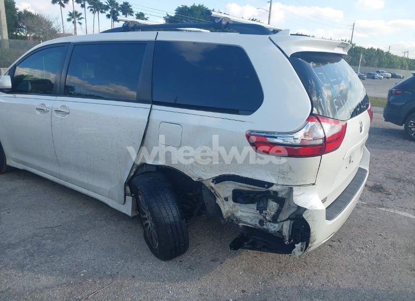 Photo 6 of 2020 Toyota Sienna XLE (VIN 5TDYZ3DC4LS082279)