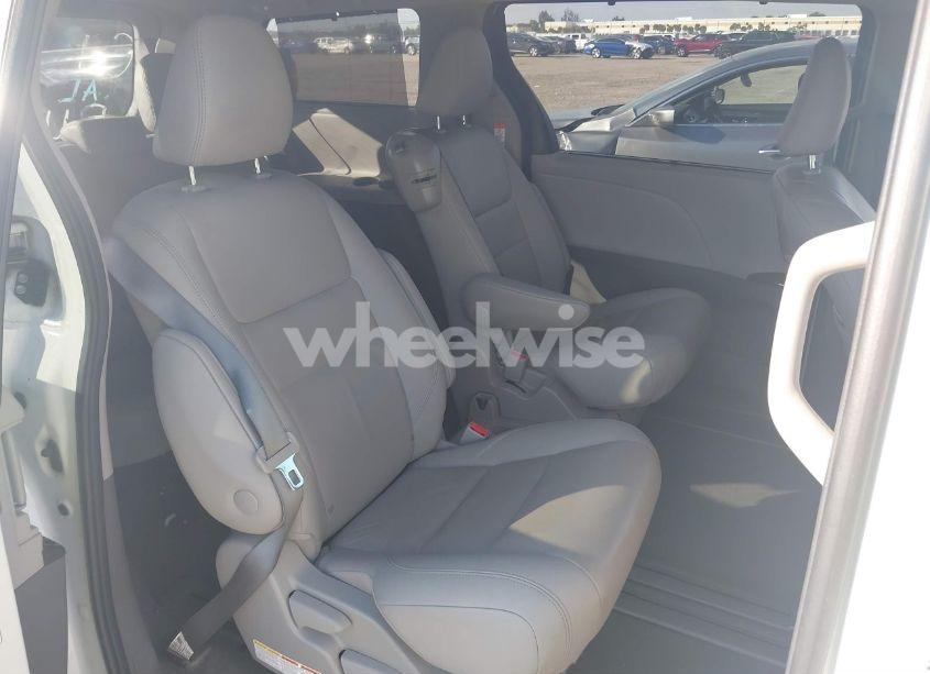 Photo 8 of 2020 Toyota Sienna XLE (VIN 5TDYZ3DC4LS082279)