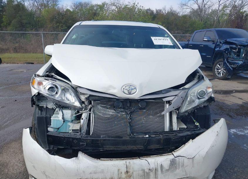 Photo 10 of 2017 Toyota Sienna XLE 8 PASSENGER (VIN 5TDYZ3DC5HS783453)