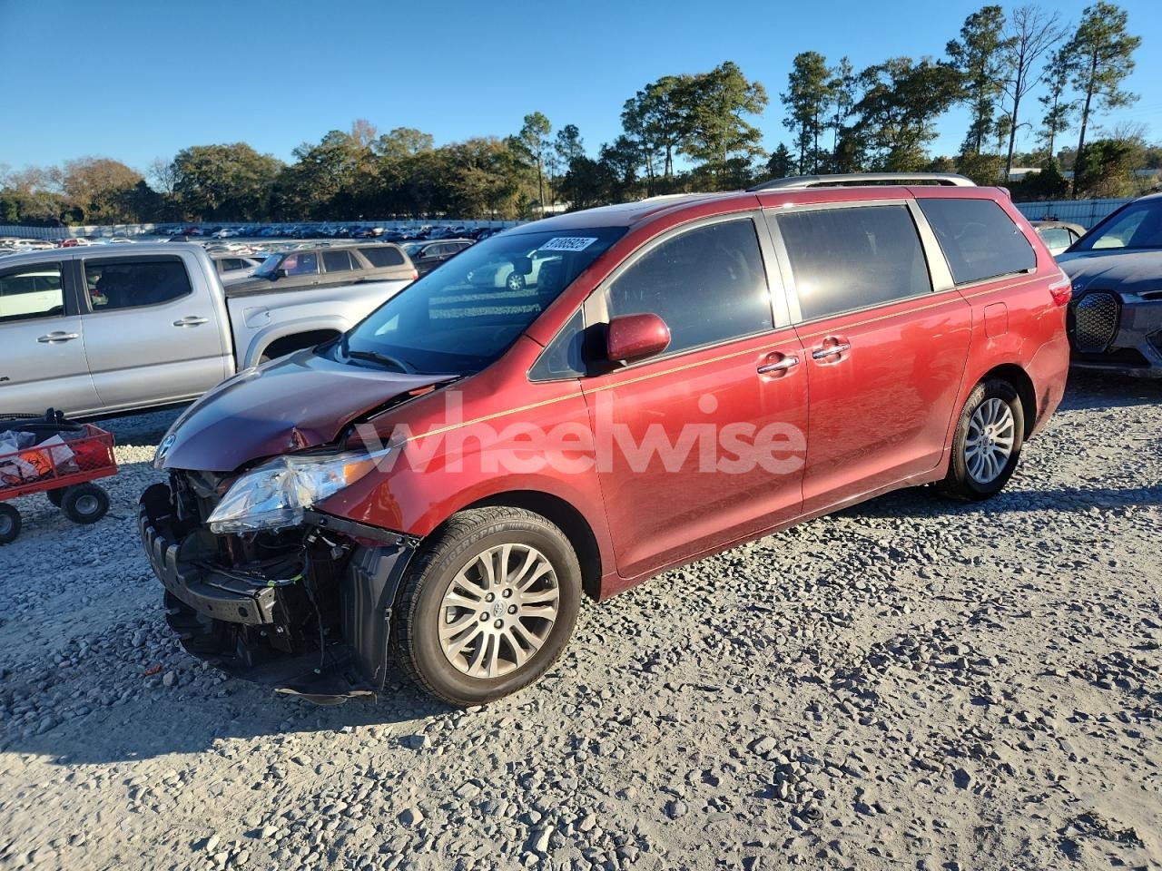 2017 TOYOTA SIENNA XLE (VIN 5TDYZ3DC5HS802020) main photo